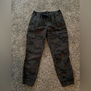 Sanctuary camouflage utility jogger style pant